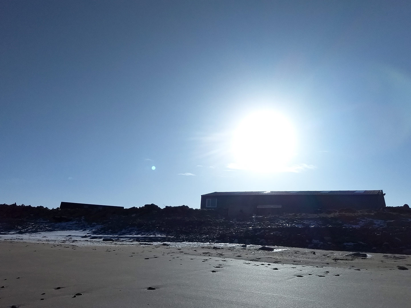 Snow at the distillery beach